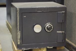 Pre Owned High Quality Coffer Safe Pre Owned High Quality Coffer Safe